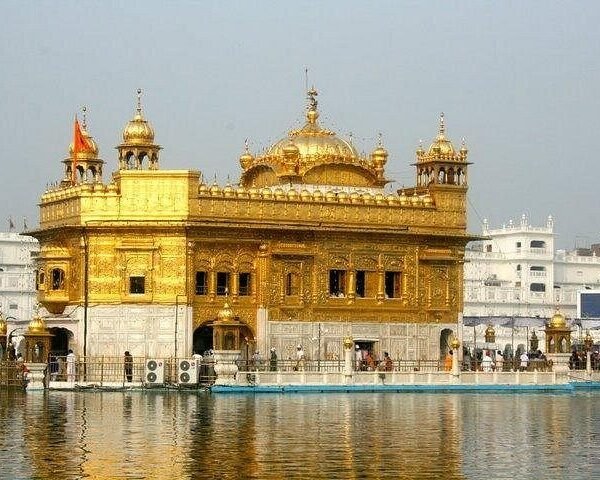 Golden Temple and Wagah Border Private Tour with Punjabi Lunch